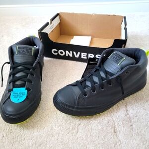 NEW! Converse sneakers